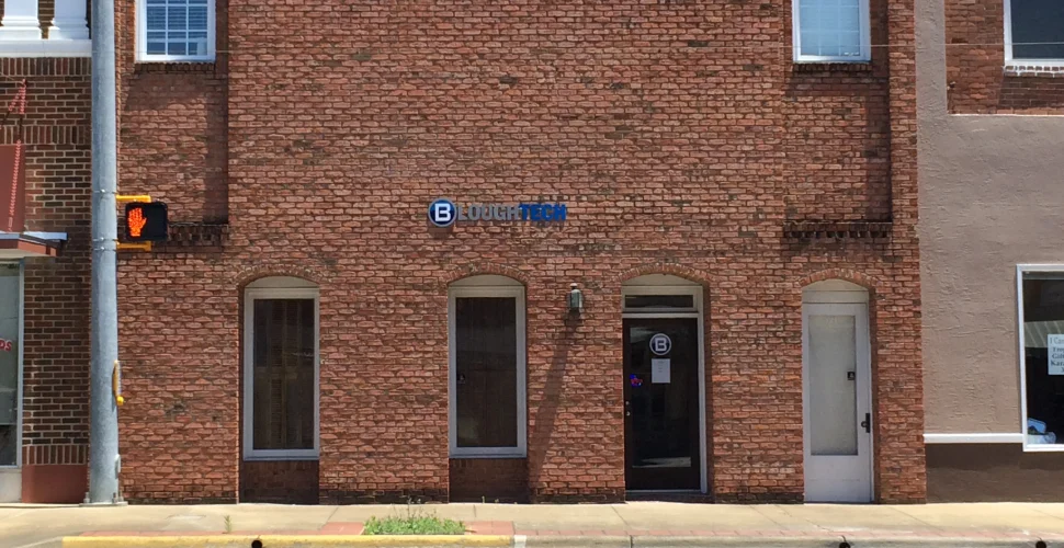 img bridging the gap between technology and people0r1